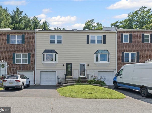42 KINGSTON TERRACE, ASTON, PA 19014