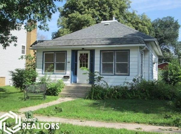 611 1St Street SE, Belmond, IA 50421