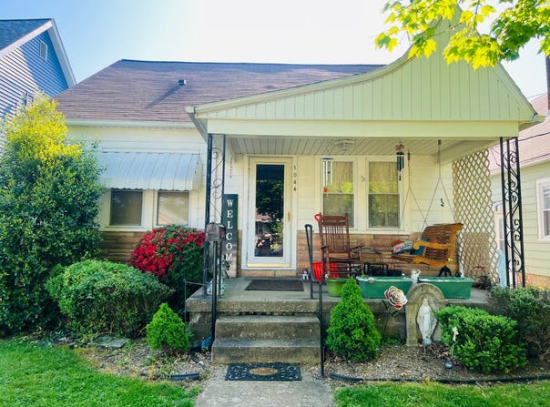 1044  10th St, Tell City, IN 47586