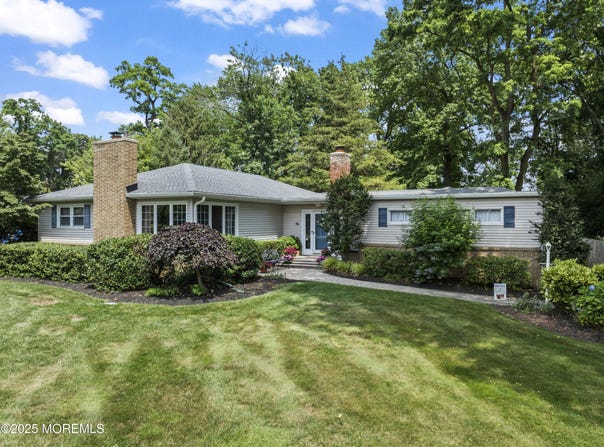 96 Leedsville Drive, Lincroft, NJ 07738