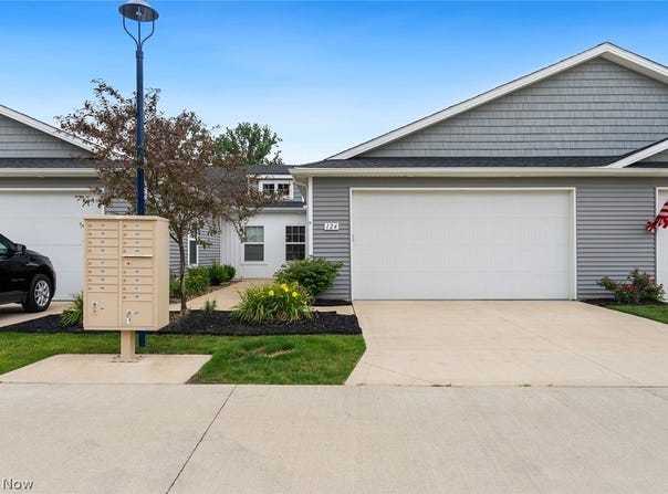 124 Acorn Lane, Elyria, OH 44035