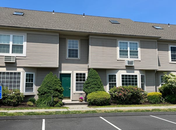 68 Glen Ridge Court, New Milford, CT 06776