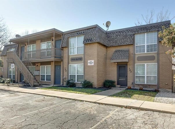 411 S Dooley Street, Grapevine, TX 76051