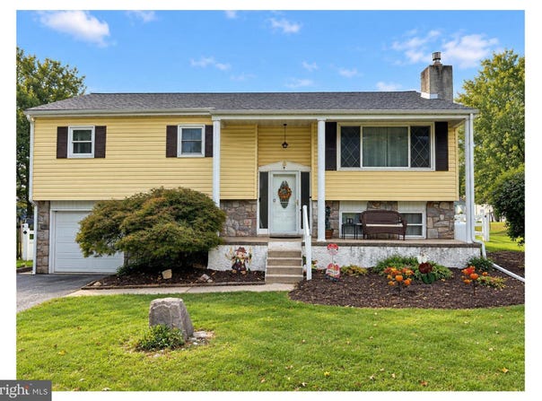 971 OAKDALE Drive, POTTSTOWN, PA 19464