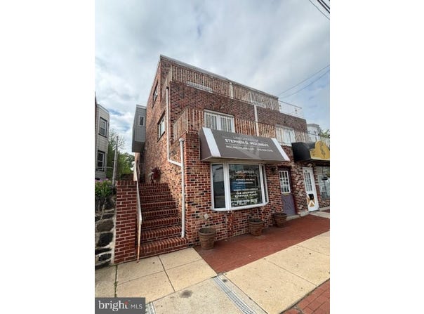 227 MACDADE Boulevard, COLLINGDALE, PA 19023