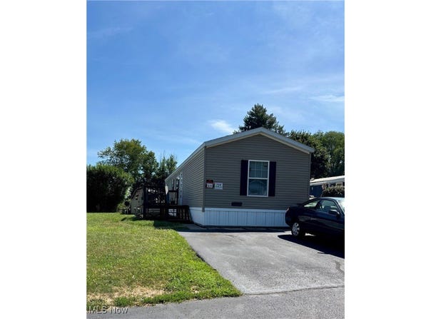 2829 Willow Glen Trail, Mogadore, OH 44260