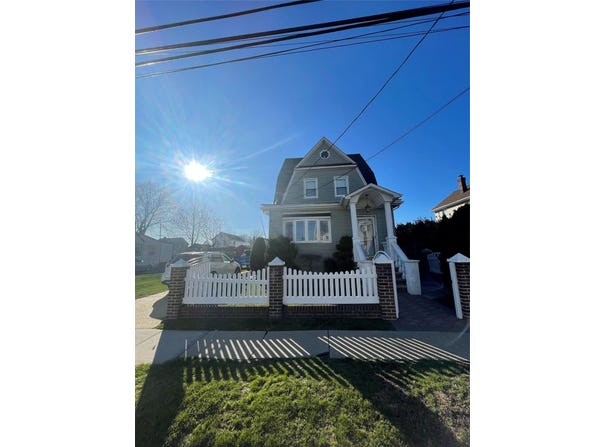 98 Hillsboro Avenue, Elmont, NY 11003