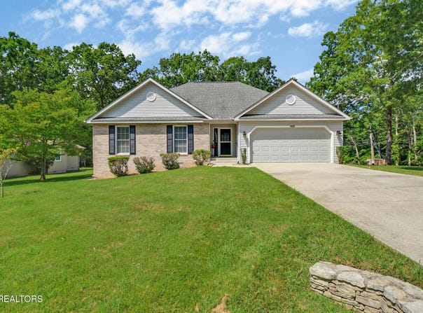 100 Kings Down Drive, Crossville, TN 38558