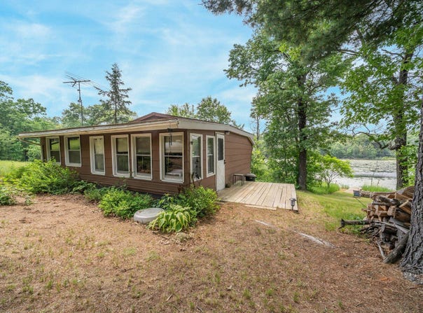 9079 BOELTER LAKE Drive, ALMOND, WI 54909