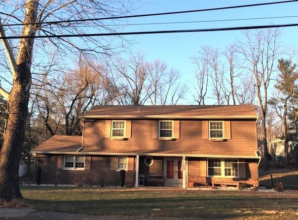 45 Turnberry Drive, Lincroft, NJ 07738