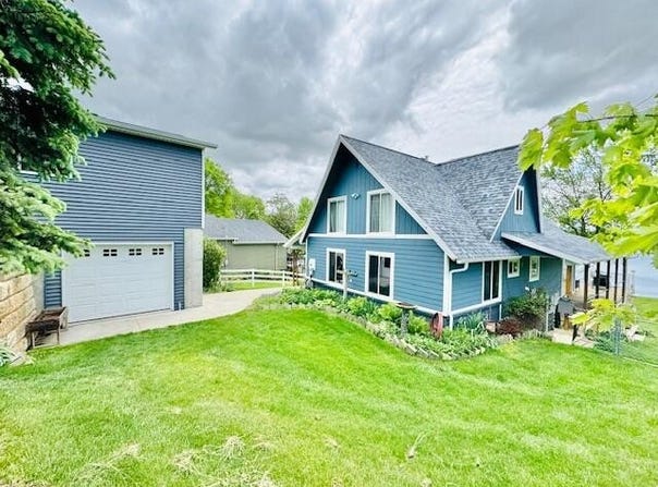 1022 Ottland Shores, Lake Odessa, MI 48849
