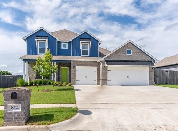 814 E Honolulu Place, Broken Arrow, OK 74012