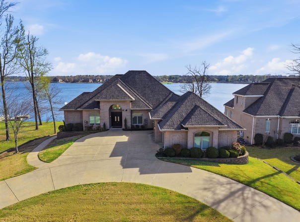 5918 Riviera Dr, Benton, AR 72019