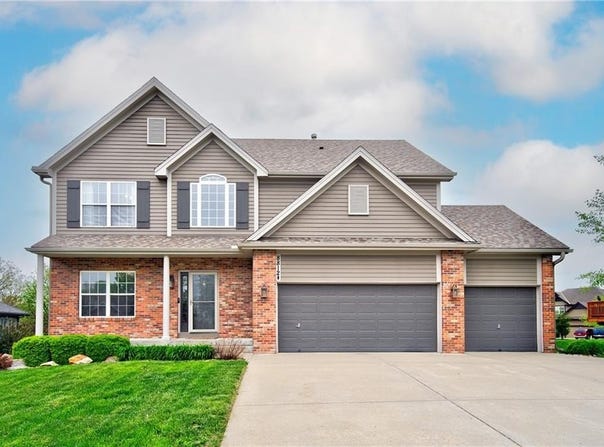 8812 NE 101 Street, Kansas City, MO 64157