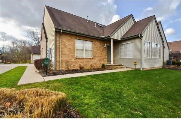 1527 Cambridge Avenue SW, North Canton, OH 44709