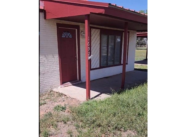 1692 Avenue S, Levelland, TX 79336
