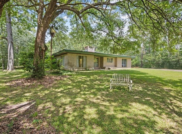 3042 Parish Cemetery Rd, Little Cypress, TX 77632