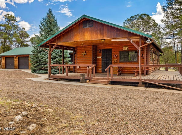 2084 Indian Trail, Overgaard, AZ 85933