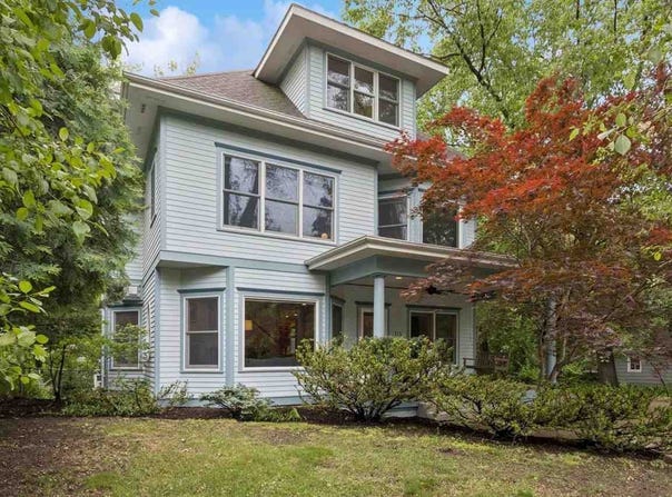 216 Magowan Ave, IowaCity, IA 52246