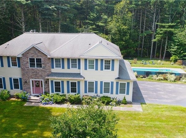 2 Scenic Ridge Court, Coventry, RI 02816