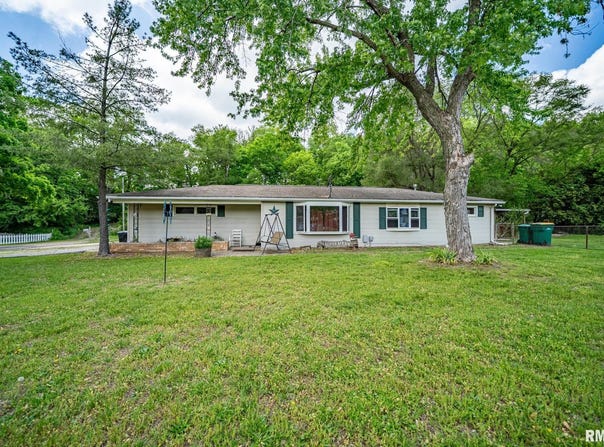 1425 N VAUGHN Avenue, West Peoria, IL 61604
