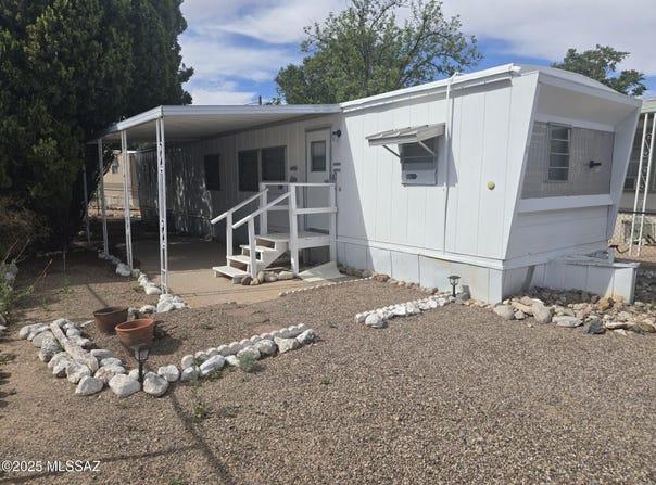 260 S Land Street, Benson, AZ 85602