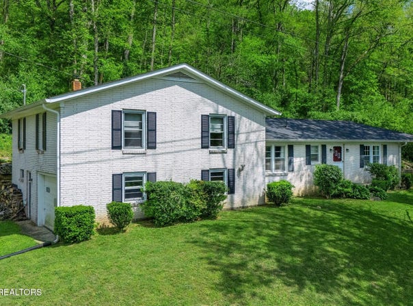 334 Wartrace Hwy, Pleasant Shade, TN 37145