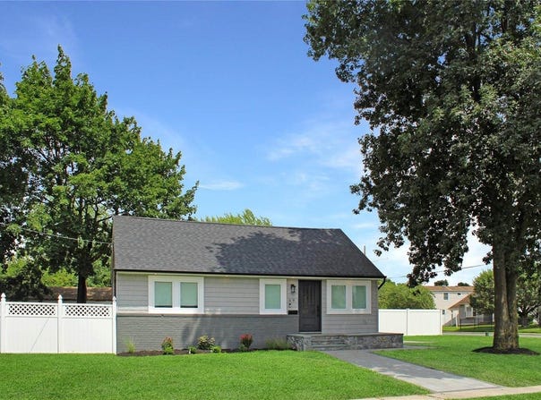 59 Rhoda Avenue, N Babylon, NY 11703