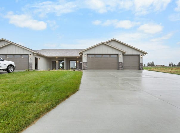 505 Mill Pond Rd, Rock Rapids, IA 51246