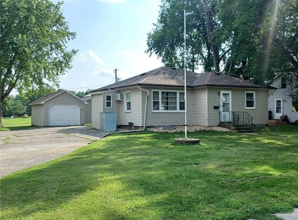 501 W 10th Street, Morris, MN 56267