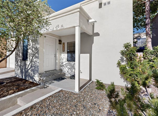 832 KNOX Court NE, Albuquerque, NM 87123
