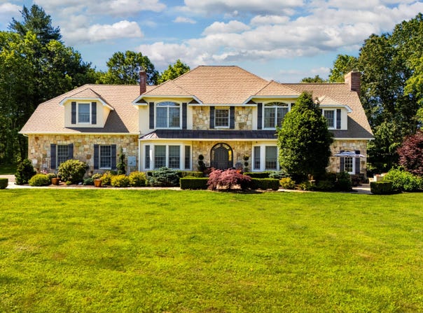 99 Carriage Lane, Roxbury, CT 06783