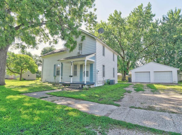 920 3rd Avenue N, Estherville, IA 51334