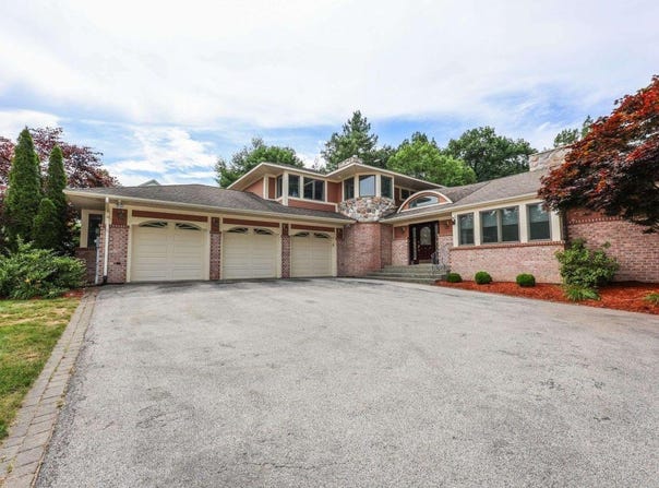 27 Tanglewood Drive, Nashua, NH 03062