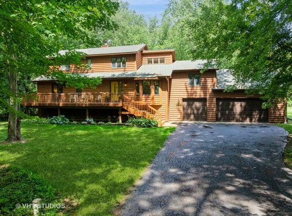 2320 Crystal Way, Crystal Lake, IL 60014