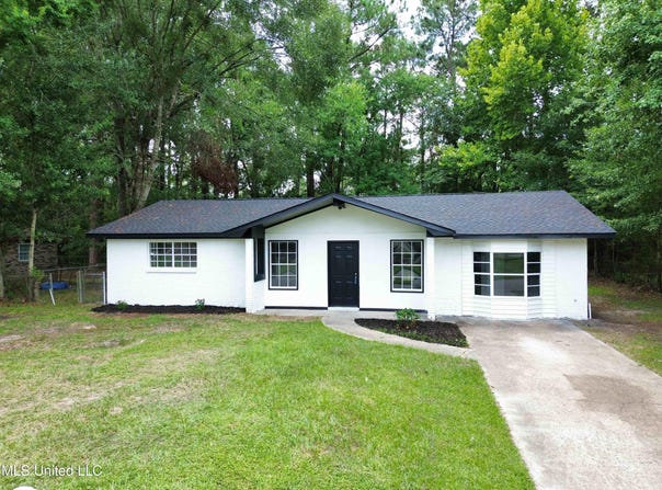 1513 Kingfisher Drive, Gautier, MS 39553