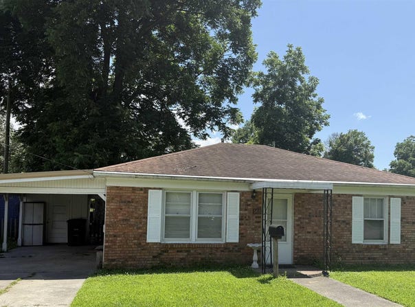 165 E Poplar St, Piggott, AR 72454