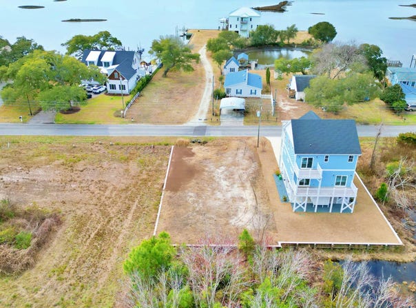 277 Little Kinston Road, Surf City, NC 28445