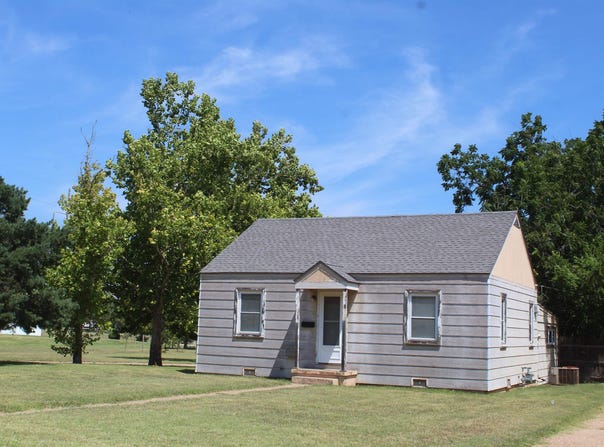 924 Elm Ave, Woodward, OK 73801