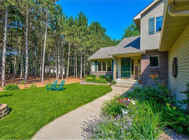 845 Waldroff Farm Road, Hudson, WI 54016