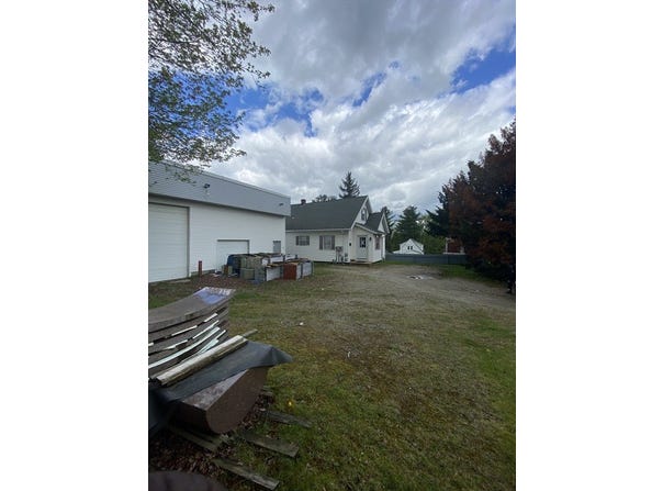 28 Appleton Rd, Auburn, MA 01501