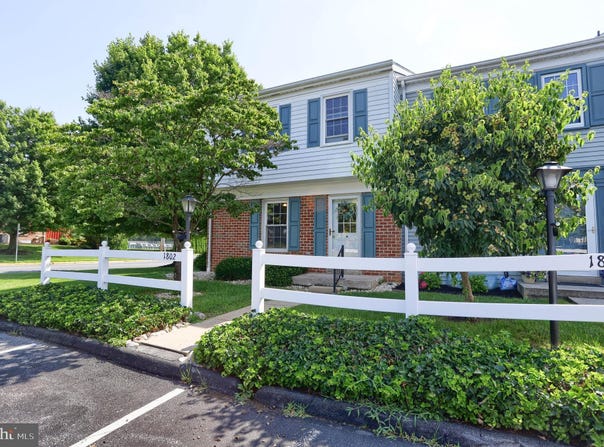1802 CARLTON DRIVE, LEBANON, PA 17042