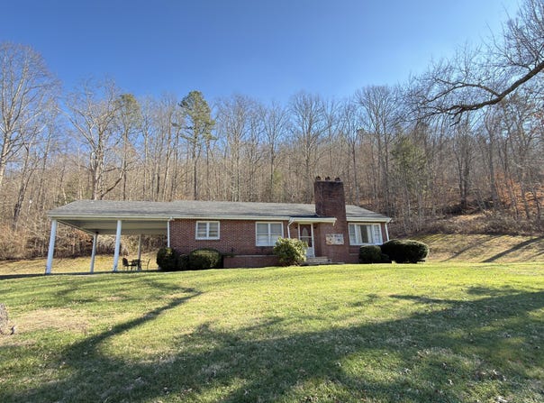 408 Hwy. 421, McKee, KY 40447