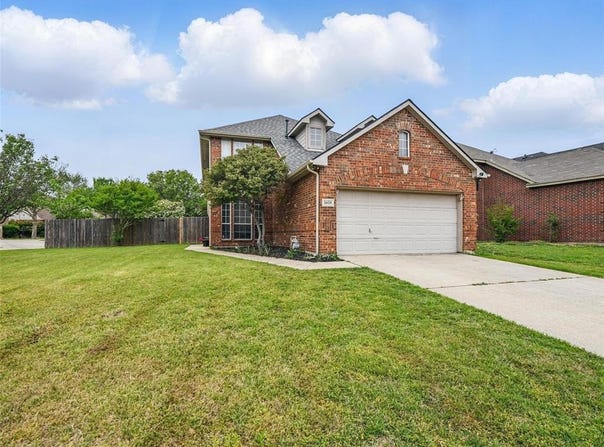 5429 Pecan Creek Circle, Fort Worth, TX 76244