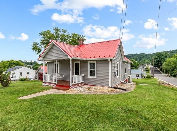1210 W Monroe St, Wytheville, VA 24382