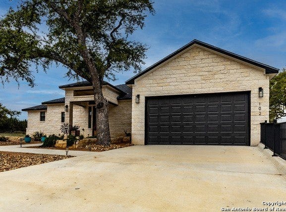 102 Eli Seal, Blanco, TX 78606