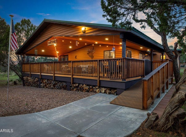 3339 Navajo Drive, Overgaard, AZ 85933
