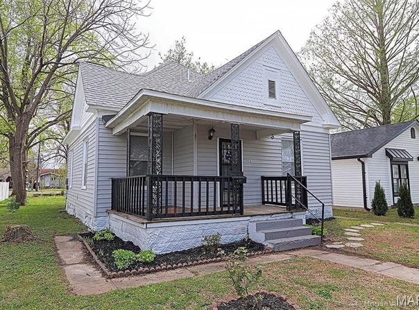 122 W Parker Avenue, Chaffee, MO 63740