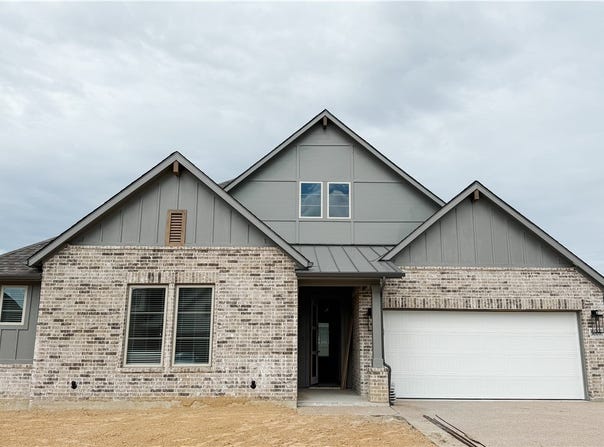 5008 Royal Arch Drive, Bryan, TX 77802