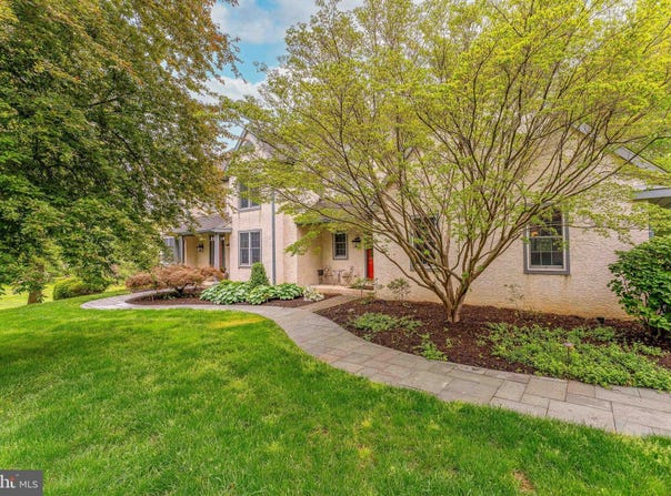 1052 CEDAR MILL LANE, WEST CHESTER, PA 19382